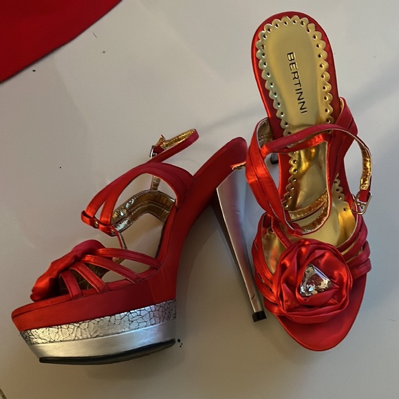 Red sirena dress - Picture 14 of 14